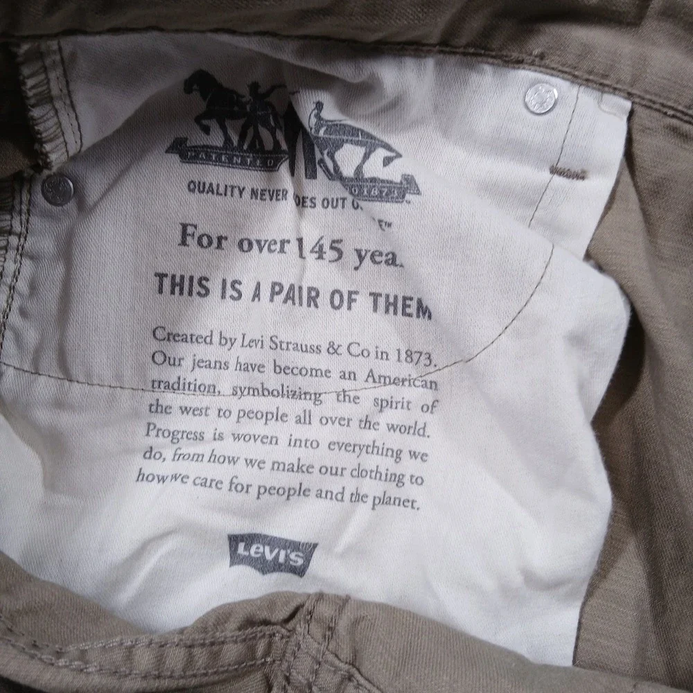 Levi's 559 Relaxed Straight Fit Khaki‎ Chino Pants Men's 42x32 Tan EUC